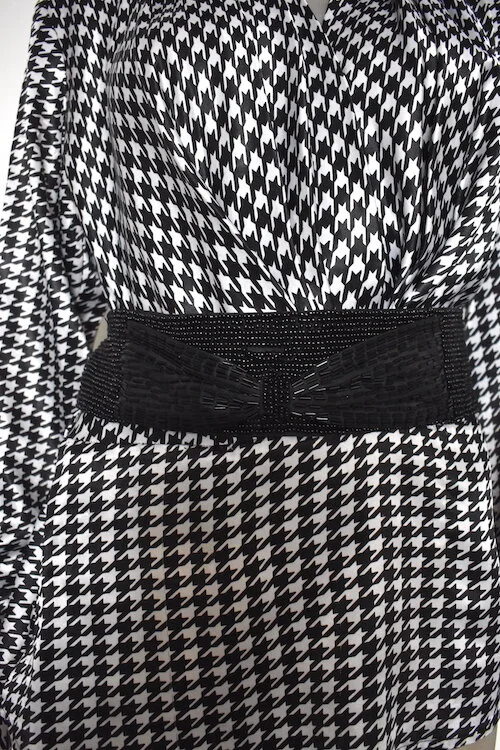 #9AW MONOCHROME HOUNDSTOOTH SILKY LONG SLEEVE BLOUSE