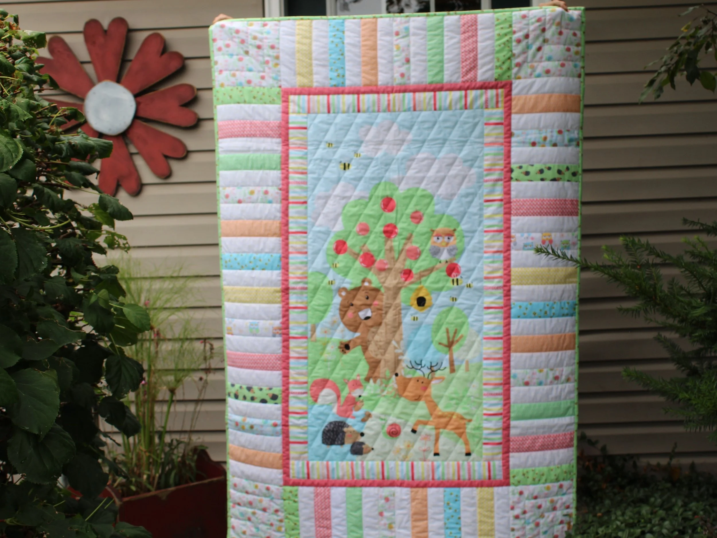 WWW12A_Animal_Crib_Quilt.JPG