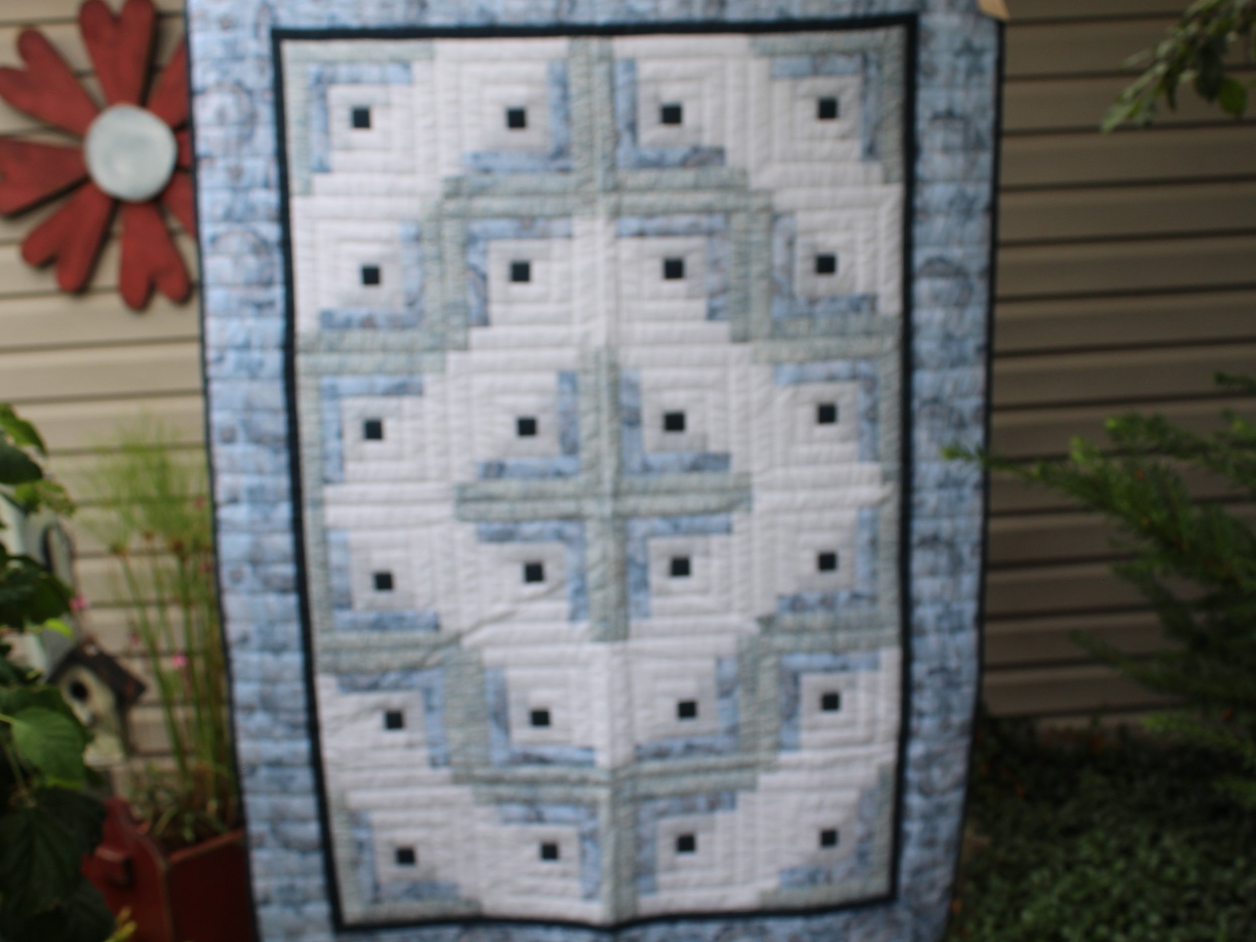 WWW15A_Log_Cabin_Crib_Quilt.JPG