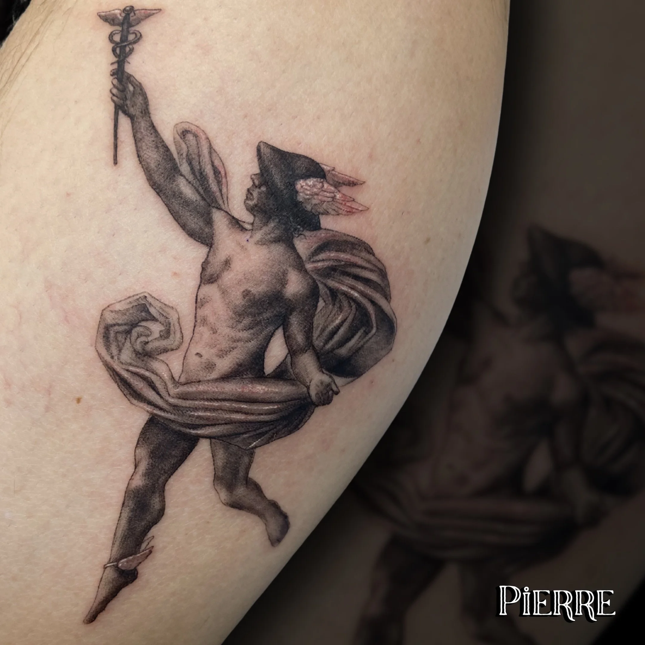 @doctorze blessing us with some killer micro-realism of Hermes.

Thinking about a mythological piece of your own? Check out below to get started on your inquiry to book in with Pierre:

🔗 Link in Bio
📱Text/Call: (407) 296 8860
📧Email: heidi@misshe