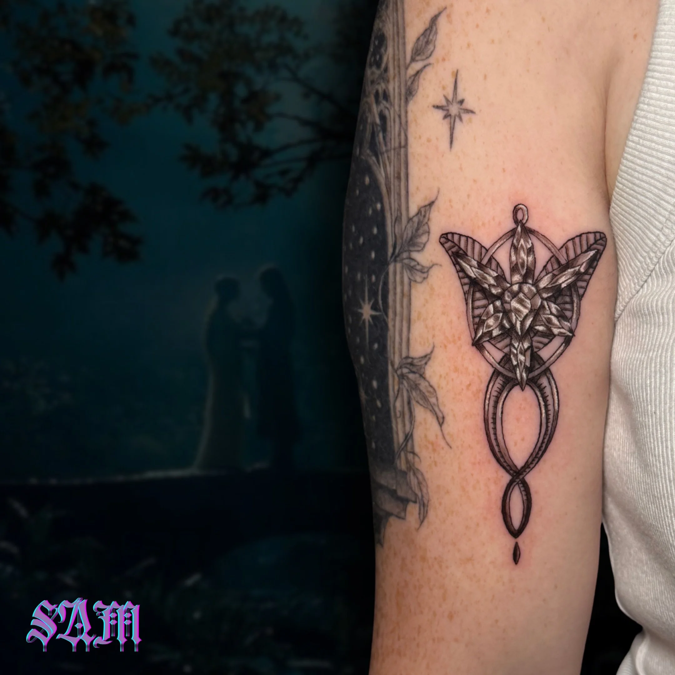 The grace of the Elves, captured permanently. ✨ @samjadeink completely knocked this Evenstar pendant out of the park, pure Middle-earth energy.

Which Lord of the Rings relic or symbol would you choose to carry with you? Tell us in the comments! If y