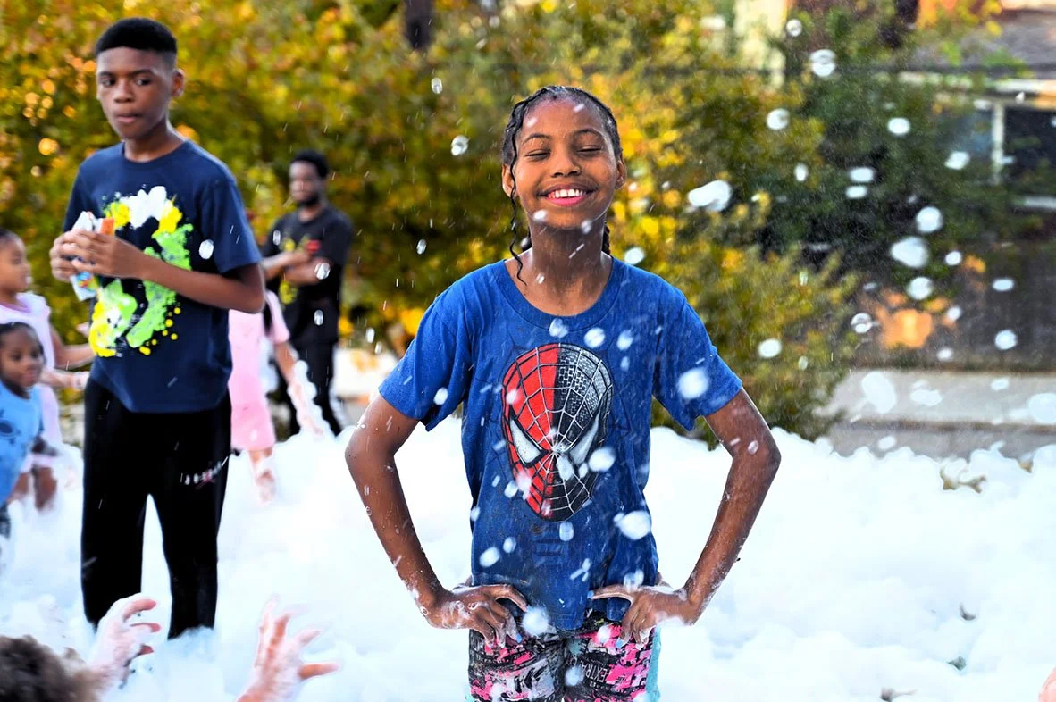@mckeesportlibrary celebrated the end of summer with a Foam Party on their lawn last week. @candidmemoriesbyjennifer was there to capture the joy. 

Foam parties have been around for nearly 100 years when Louis Armstong performed in a sea of soap sud