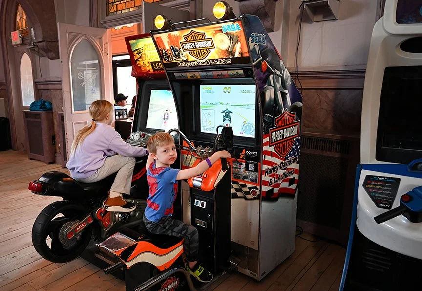 Recently hundreds of pinball enthusiasts from all over the region flocked to @churcharcade grand opening weekend to try out a mix of retro pinball machines and video games in the former Holy Name Catholic Church in Duquesne. 

@candidmemoriesbyjennif