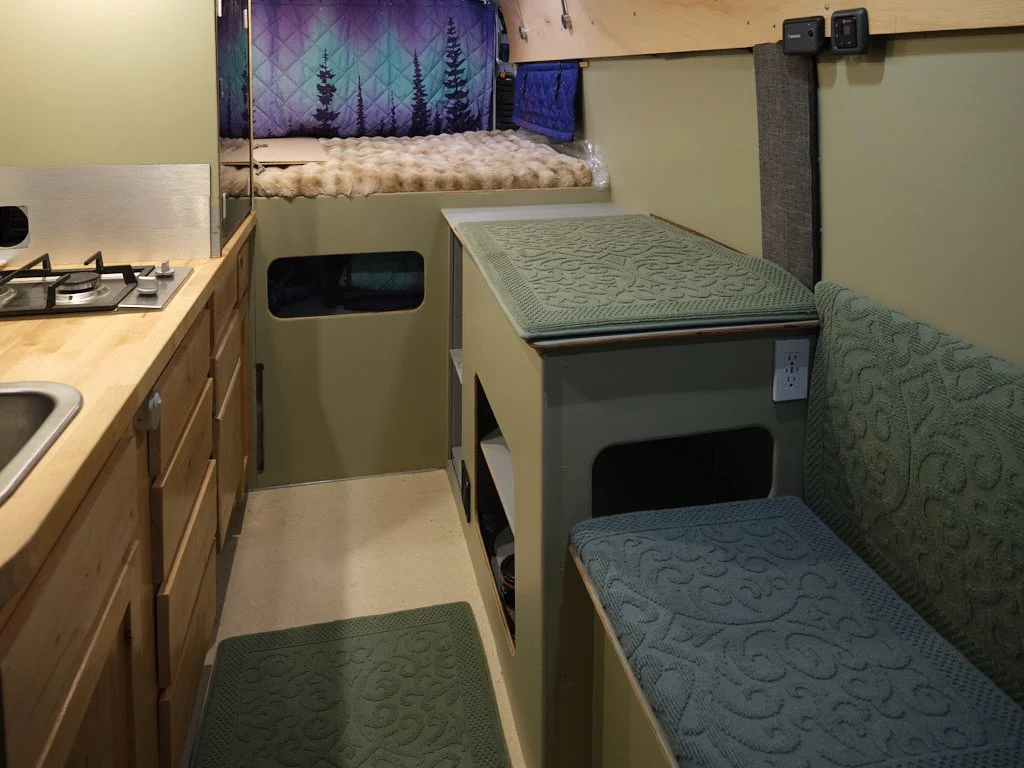 05 - bench dinette.jpg