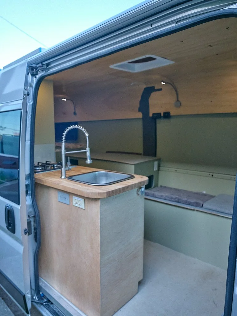 01 - sliding door open to galley.jpg