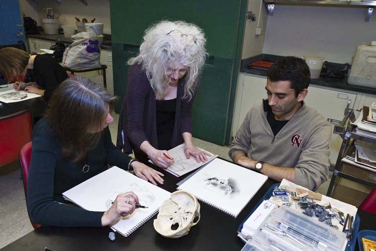 Laura with 2 participants in Art & Anatomy