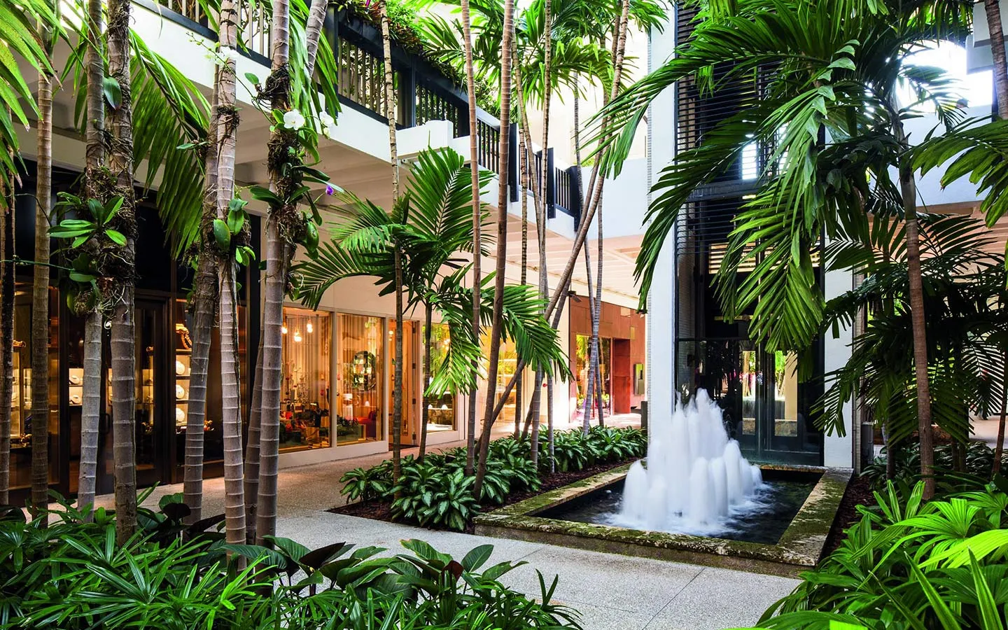 bal-harbour-shops-fountain.png