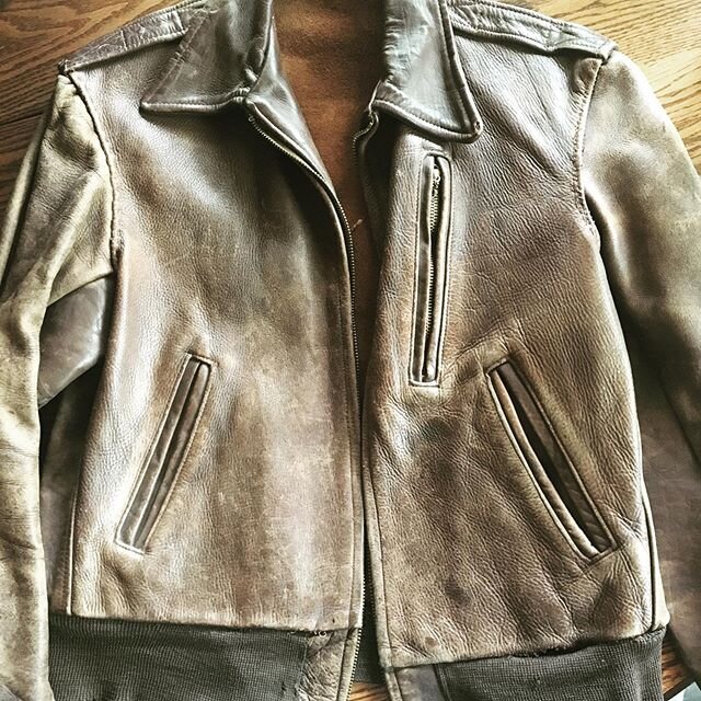 Another jacket from the family collection. A late 40&rsquo;s bomber jacket with chest zip. Most likely cowhide with interesting details like side panels. Belonged to an uncle who wore it in the 50&rsquo;s. 
www.norshorleatherjackets.com
Contact: 
sal
