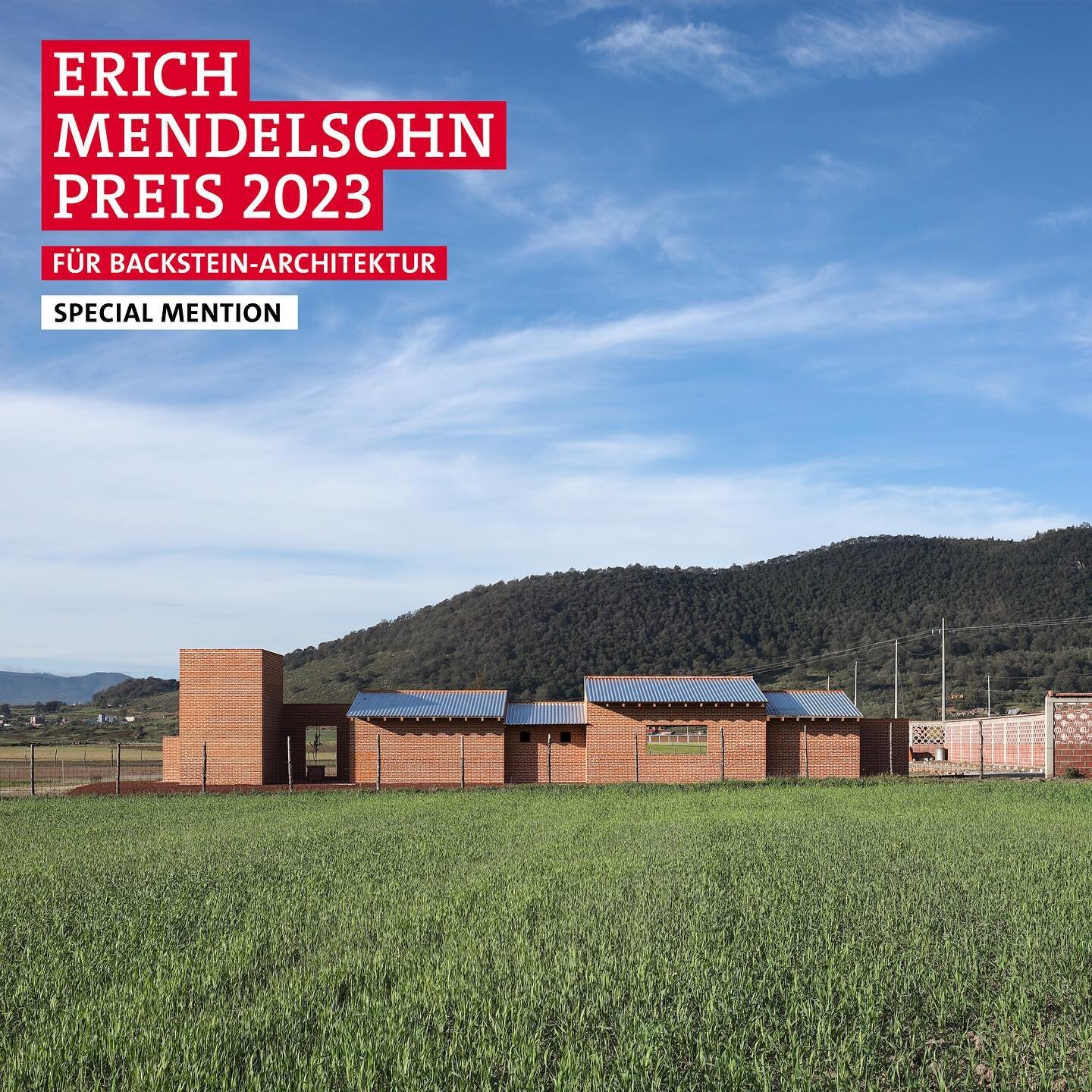 We are extremely happy to share that our project, House in Singuilucan (076a), was recognized with a Special Mention in the Detached House/Semi-Detached House category of the Erich Mendelsohn Preis 2023. 

The Award for Brick Architecture has been aw