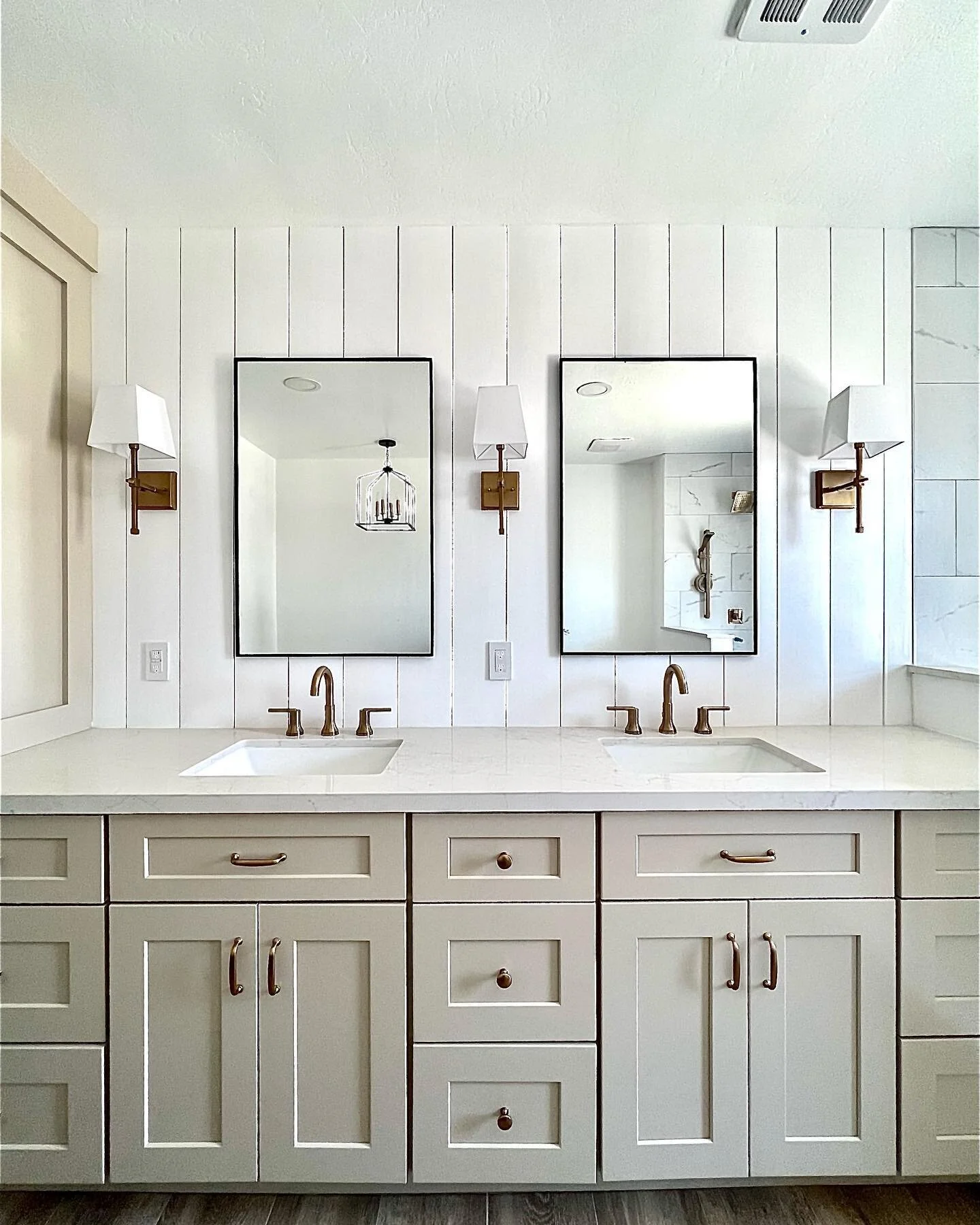 Birthday Post!! 
This client is being induced today, so I&rsquo;ll forever share a birthday with their new baby!! She&rsquo;ll get to come home to a new primary bathroom.

#bathroom #baby #birthday #family #home #tempe #arizona #white #beige #gold #l