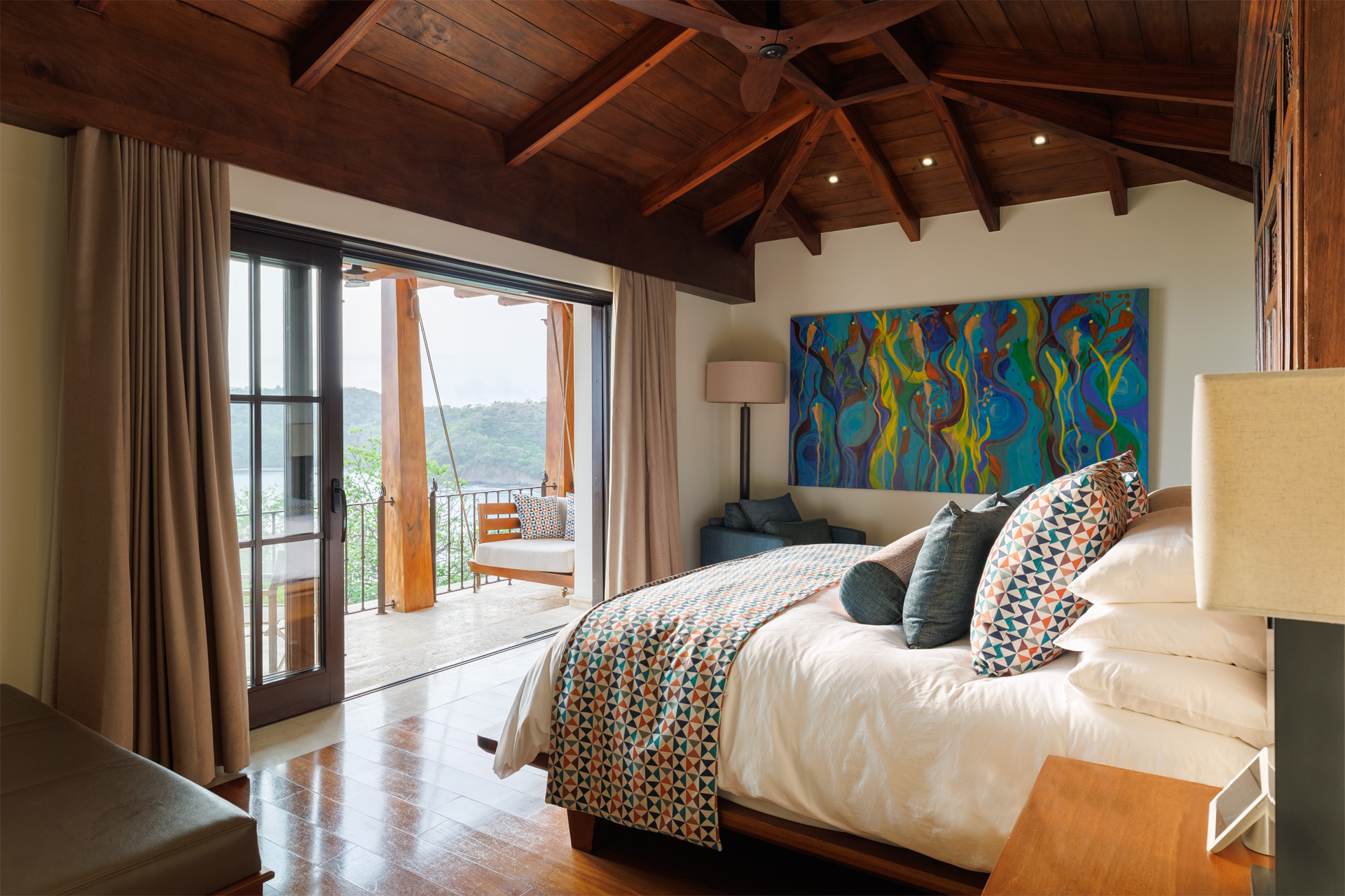 Costa Rica Honeymoon: Villa or Resort?