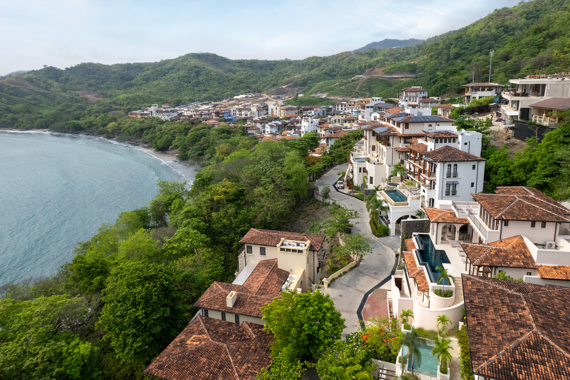 Las Catalinas vs. Peninsula Papagayo: Which is better for a luxury family vacation in Costa Rica?