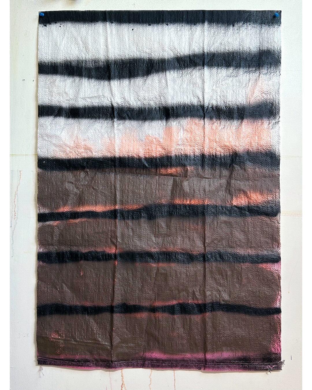 #atelier #artwork #draw #paintings

Acrylic, spray paint on rubble bag 
95x55 
2025