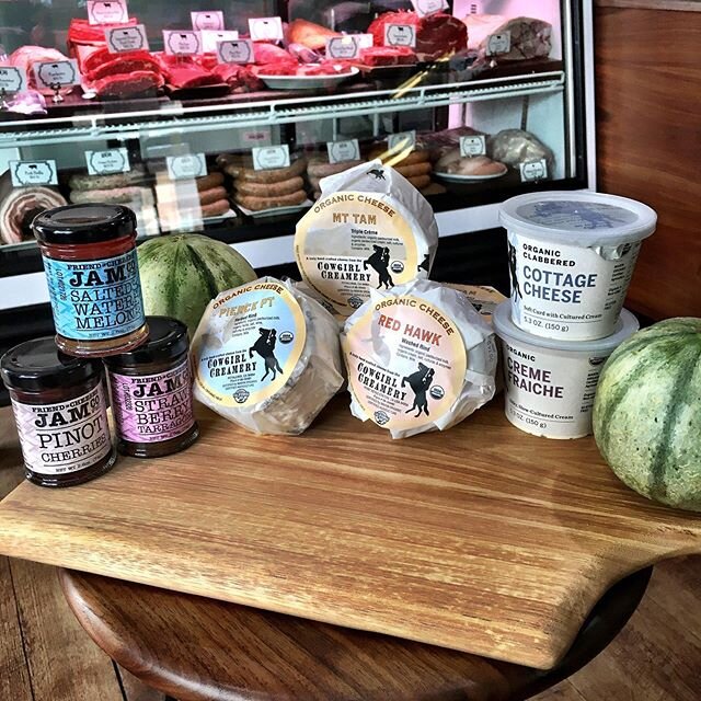 A few new additions to the shelves to accompany your favorite meats from ECB! 🤤

@FriendInCheesesJamCo
Pinot Cherries
Salted Watermelon Jelly
Strawberry Tarragon Conserve
@CowgirlCreamery
Creme Fraiche
Clabbered Cottage Cheese
Pierce Pt Herbed Rind
