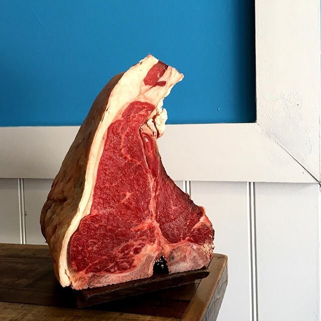 Is an &ldquo;upside down&rdquo; T-Bone called a JL bone...? 🥩 Asking for a friend.

#ElectricCityButcher #DTSA #ButchersDoItBetter