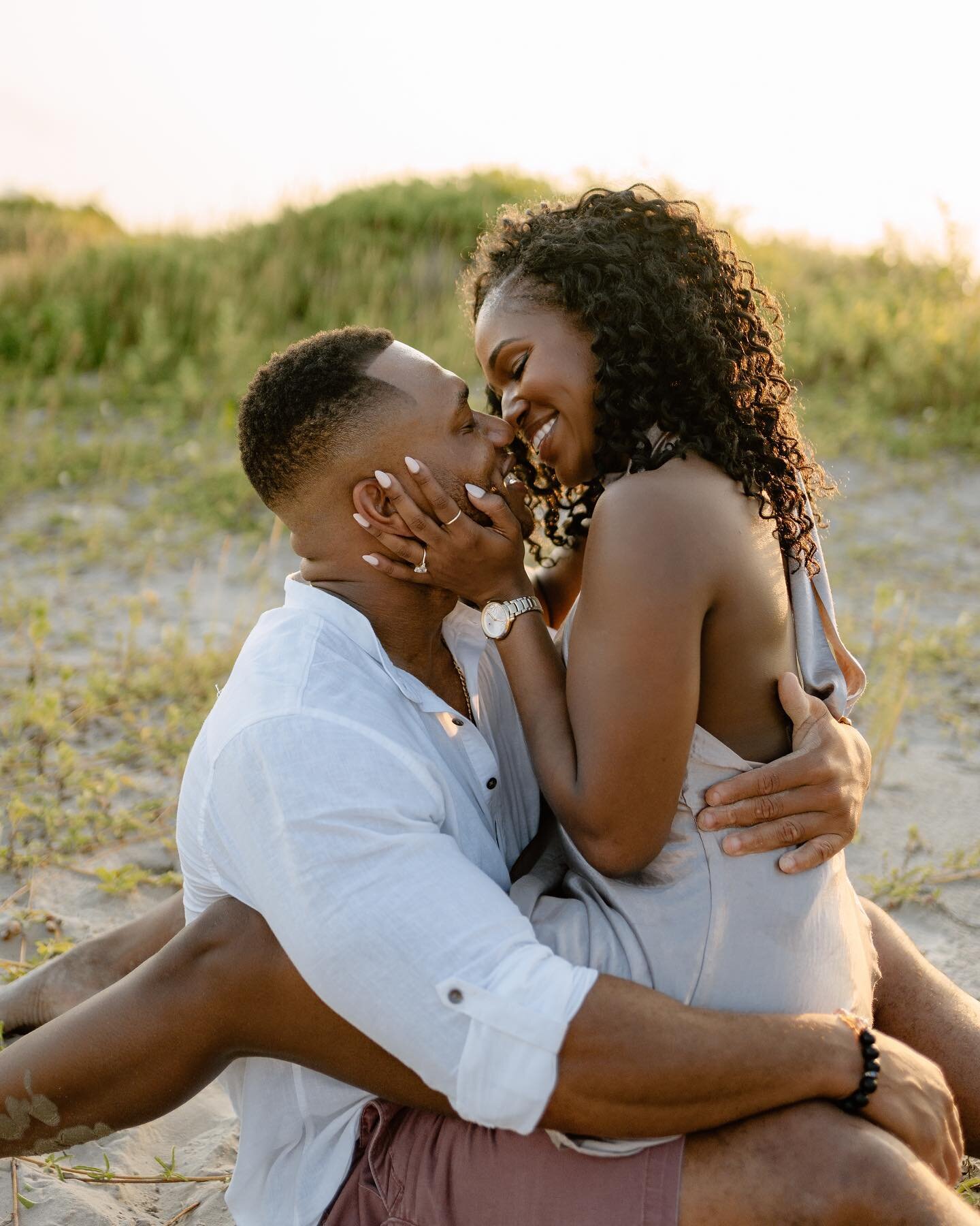 Lindsey just got back from a beach getaway with her girls&hellip;so obviously have to post this beach session we still aren&rsquo;t over 🥰✨

.
.
.
.
.
.
.
.
#theknottexas #wedhouston #texaswedding #texasweddingvenue #loveauthentic #houstonwedding #b