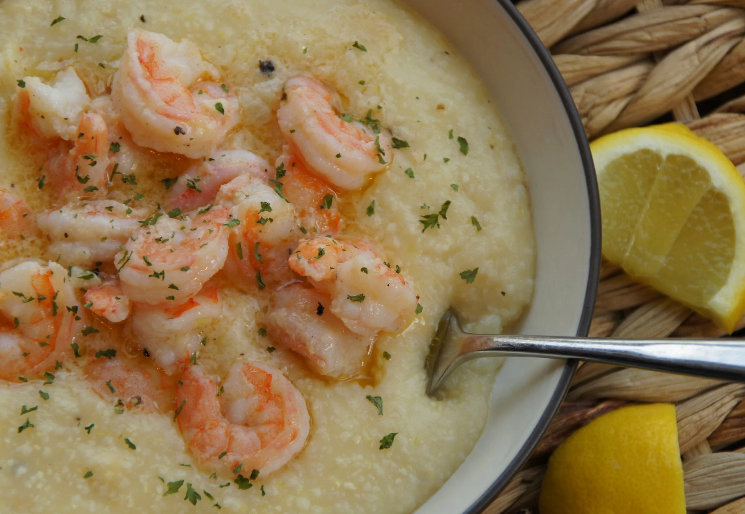 Lemon Garlic Shrimp & Grits — Land of 10,000 Recipes