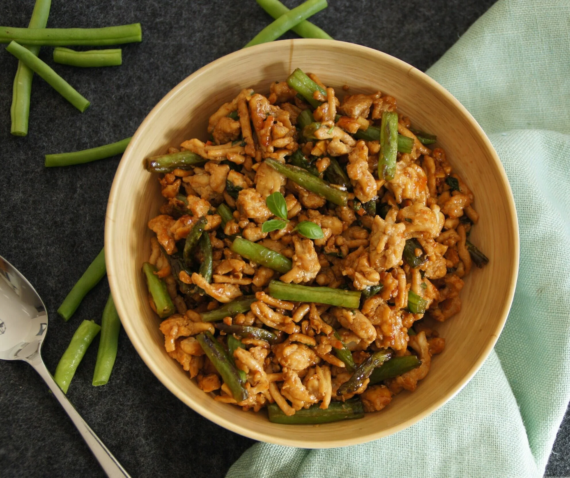 Thai Basil Chicken — Land of 10,000 Recipes