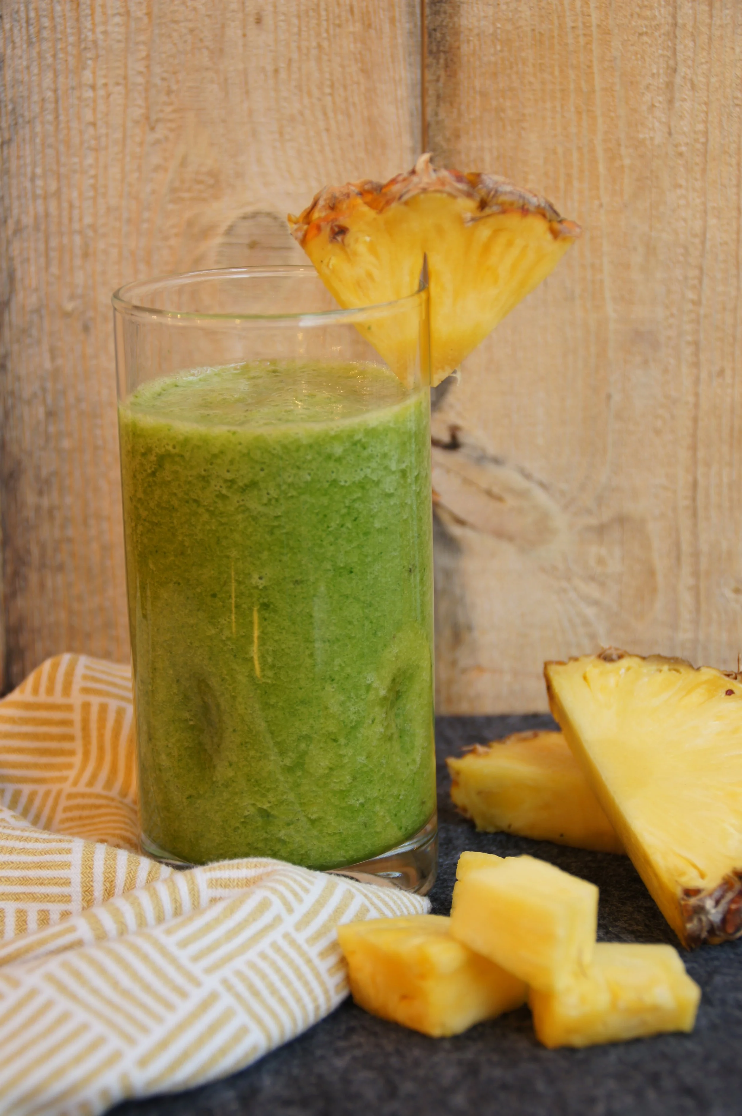The Best Green Smoothie — Land of 10,000 Recipes