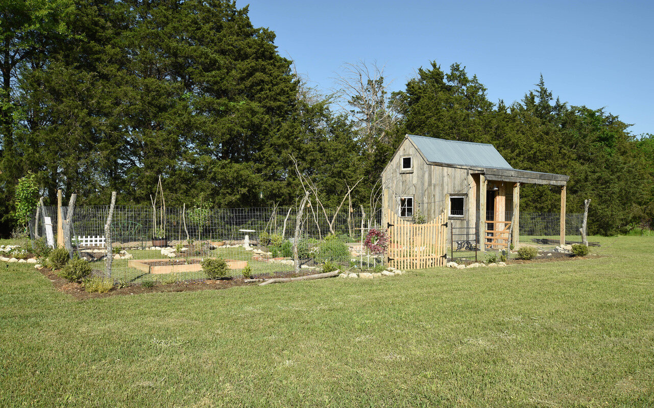 Shellie Bjork Photography shot of garden and shed