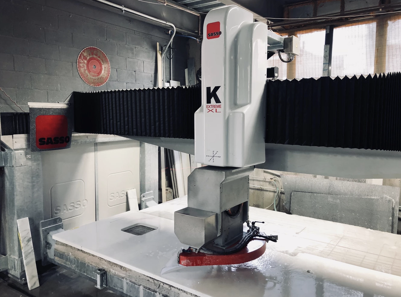 Sasso 25HP K600 Extreme XL Fully-Automatic 5 Axis CNC Sawjet