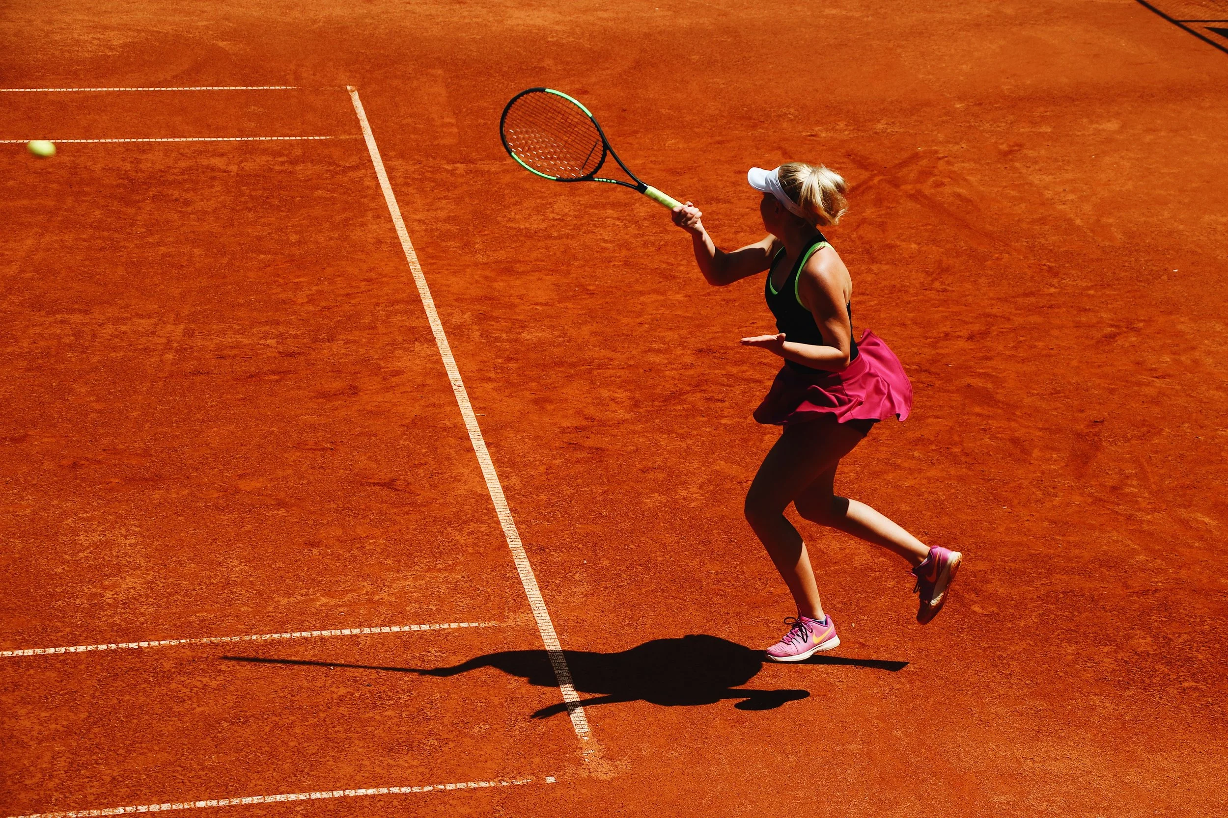 action-athlete-backhand-2440324.jpg