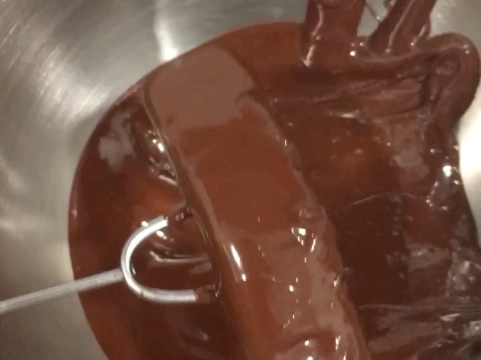 The making of&hellip;#marsepein #marzipan #chocolade #chocolate #ambacht #dathetlekkeris #sinterklaas