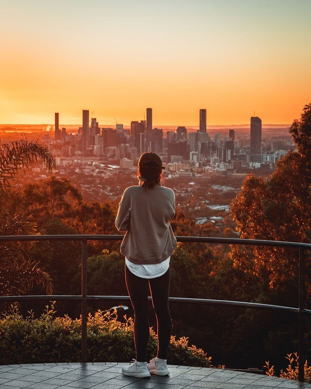 When your day starts perfectly 😍😍..&nbsp;

.
Sunrise &amp; Coffee!

.
A breathtaking outlook from Brisbane's&nbsp;Mt&nbsp;Cootha.

Thanks📸@marko.jurisic3

Share all your moments through #discoverbrisbane

Tag a sucker for good views😄❤👇🏽