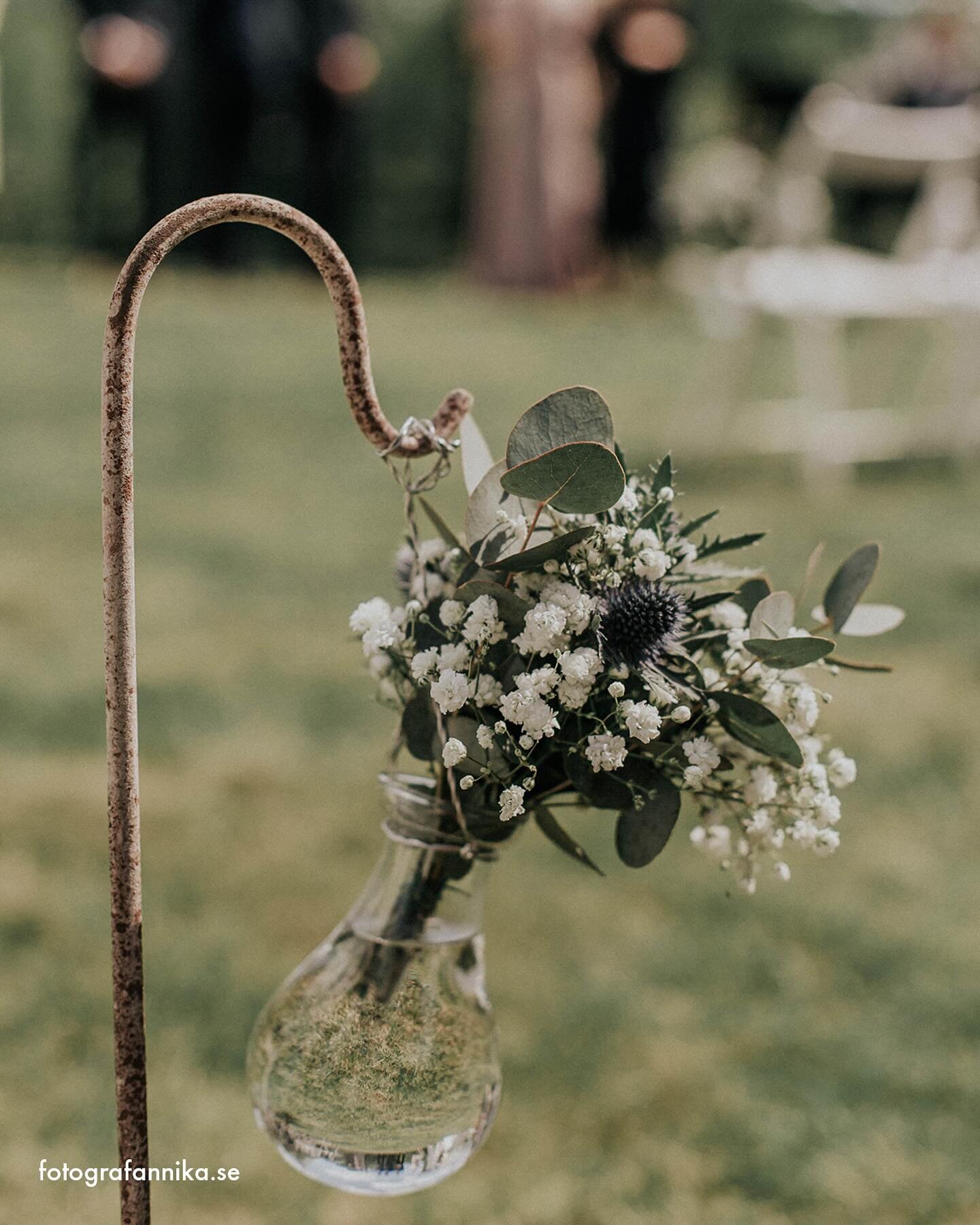 ~ Vigsel i parken ~

&bull;
&bull;
&bull;
#vigseliparken #b&auml;nkradsblomma #wedding #outdoorwedding #venues #weddingvenue #br&ouml;lloputomhus #vigsel #flowerdecoration #flower #br&ouml;llopsfotograf #weddingphotography #weddinginsweden #br&ouml;l