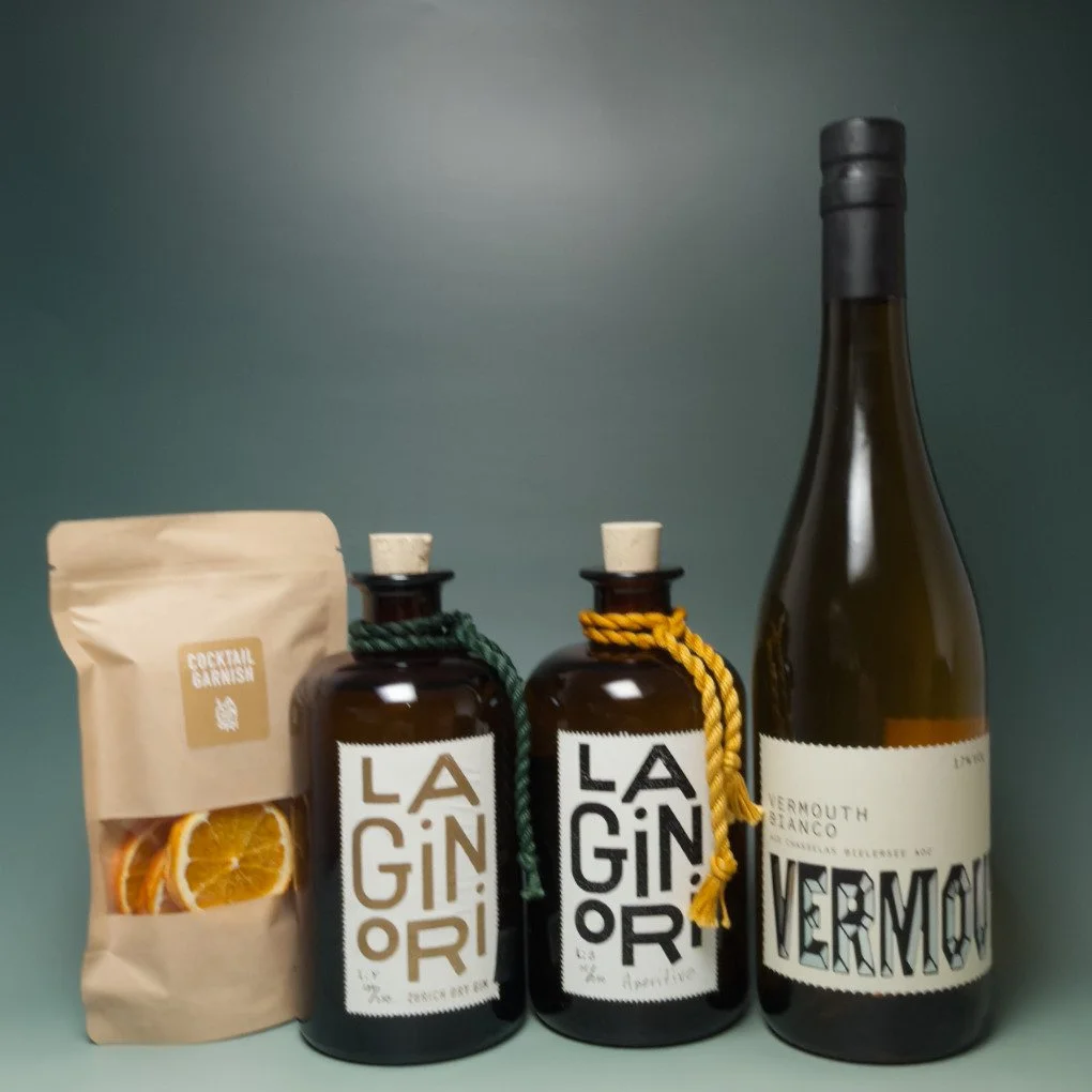 Golden Negroni Set 50cl Gin 50cl Aperitivo 75cl Vermouth und Cocktail Garnish.jpg