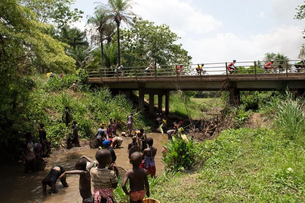  An insight into the realities of rural life in Sierra Leone, as the race flashes by. 