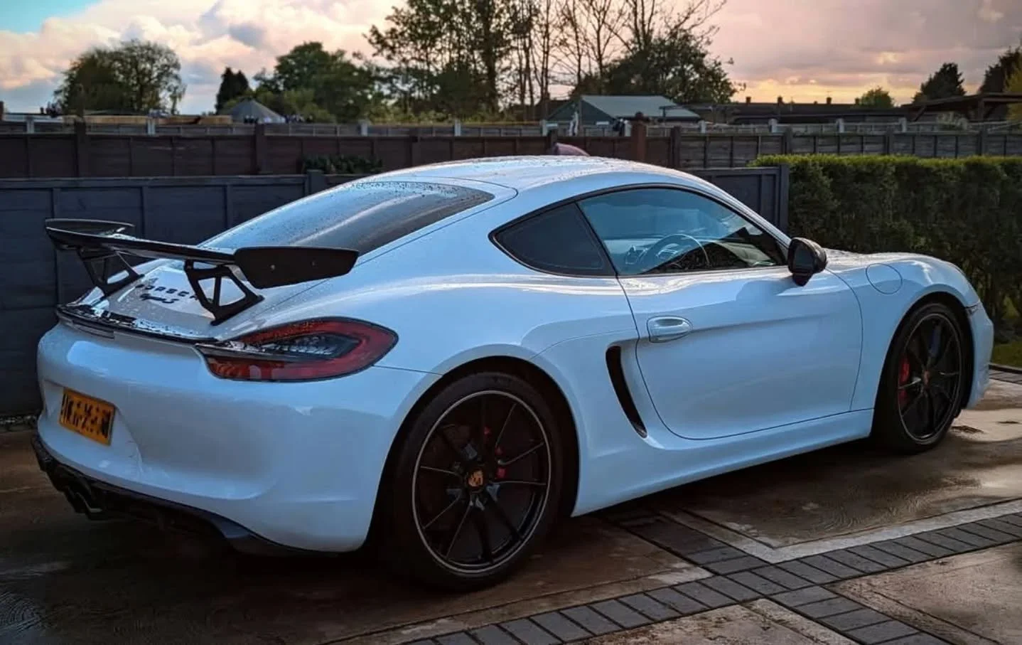 If your car could talk, it&rsquo;d say thank you. 💬
_____
www.d-votion.com