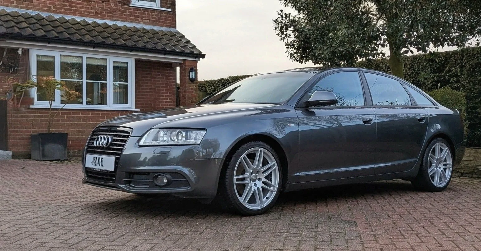 Yesterday&rsquo;s work - grey paint, proper prep, and a shine that shows every detail. Always satisfying when it comes up like this.
A couple of slots left this week for anyone wanting their car sorted before the weekend.