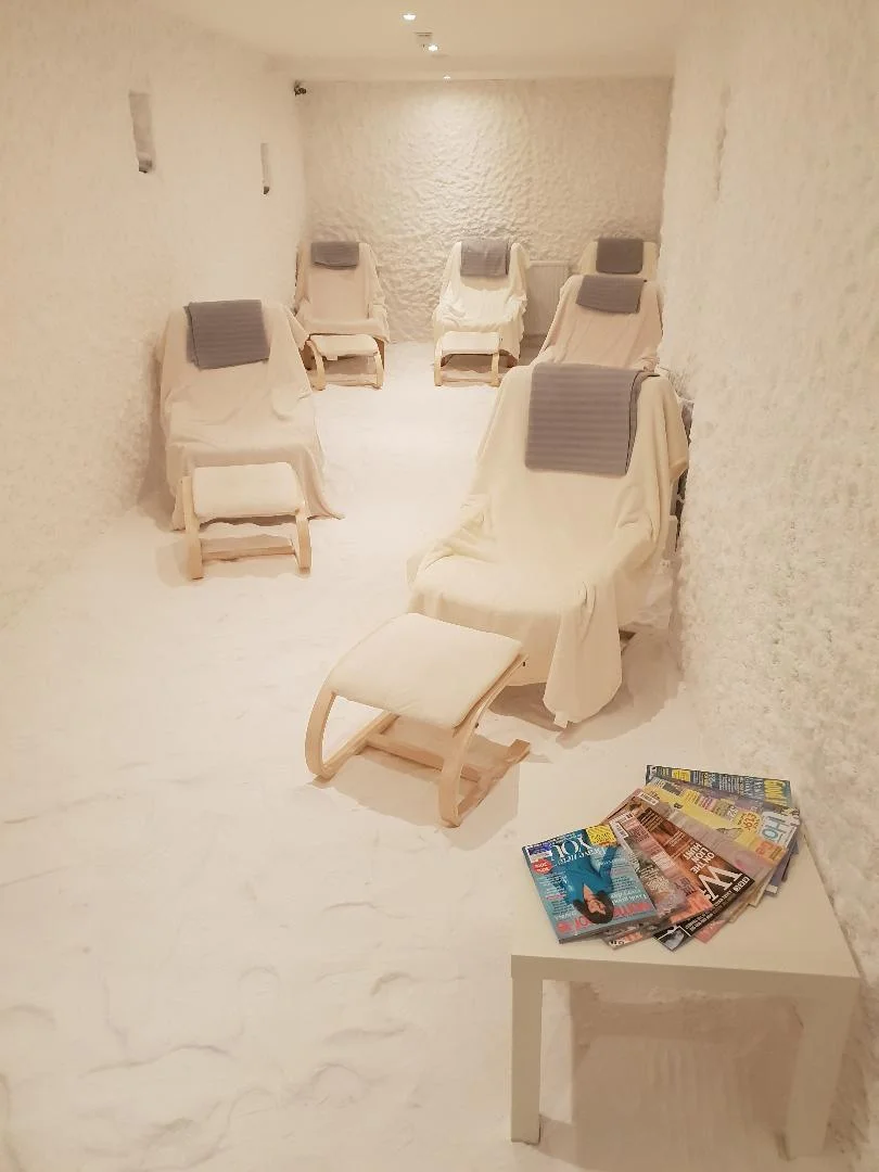 halo adult room.jpeg