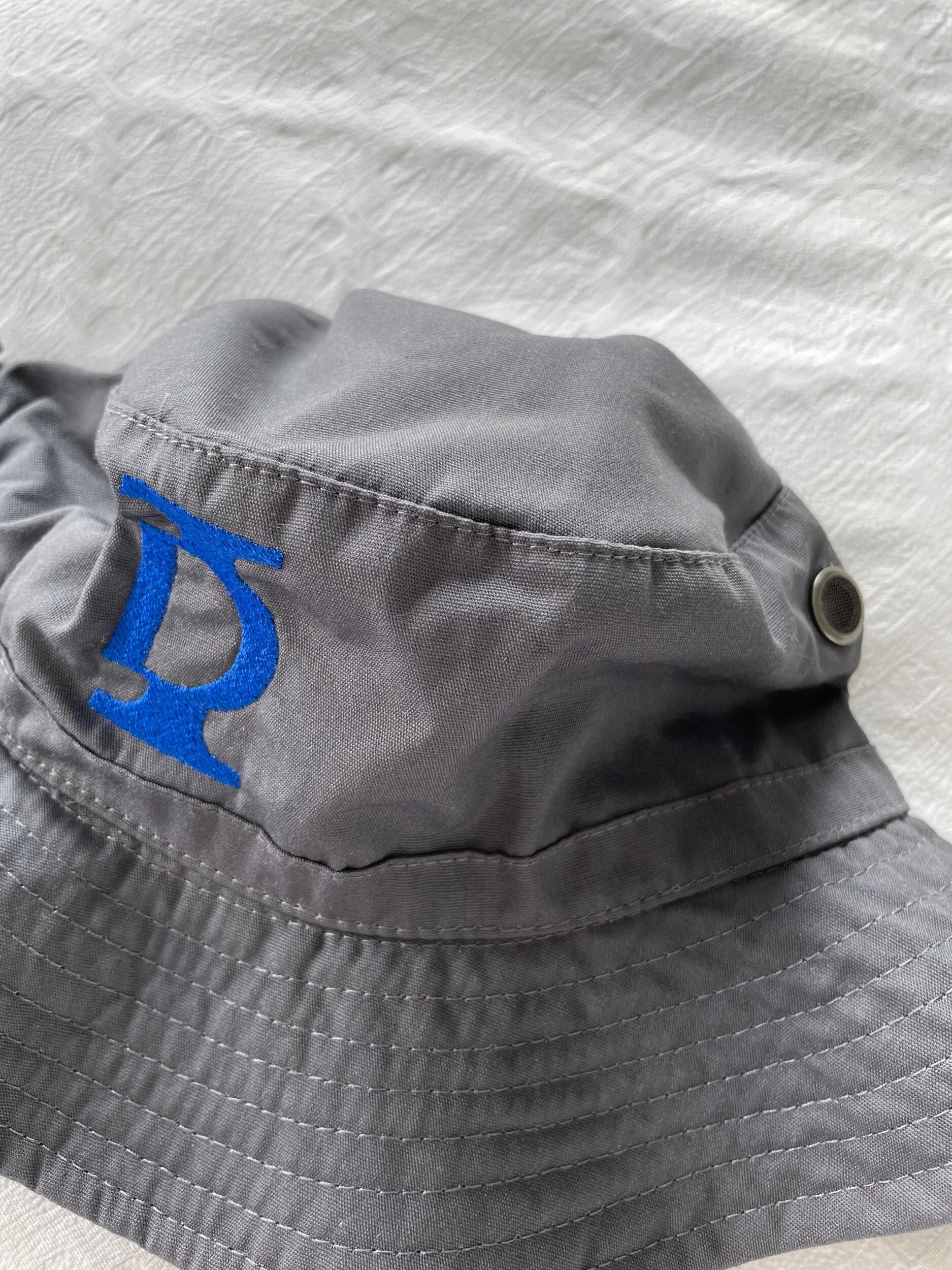 064B5EE5-428B-4332-B7BE-BD847838E319