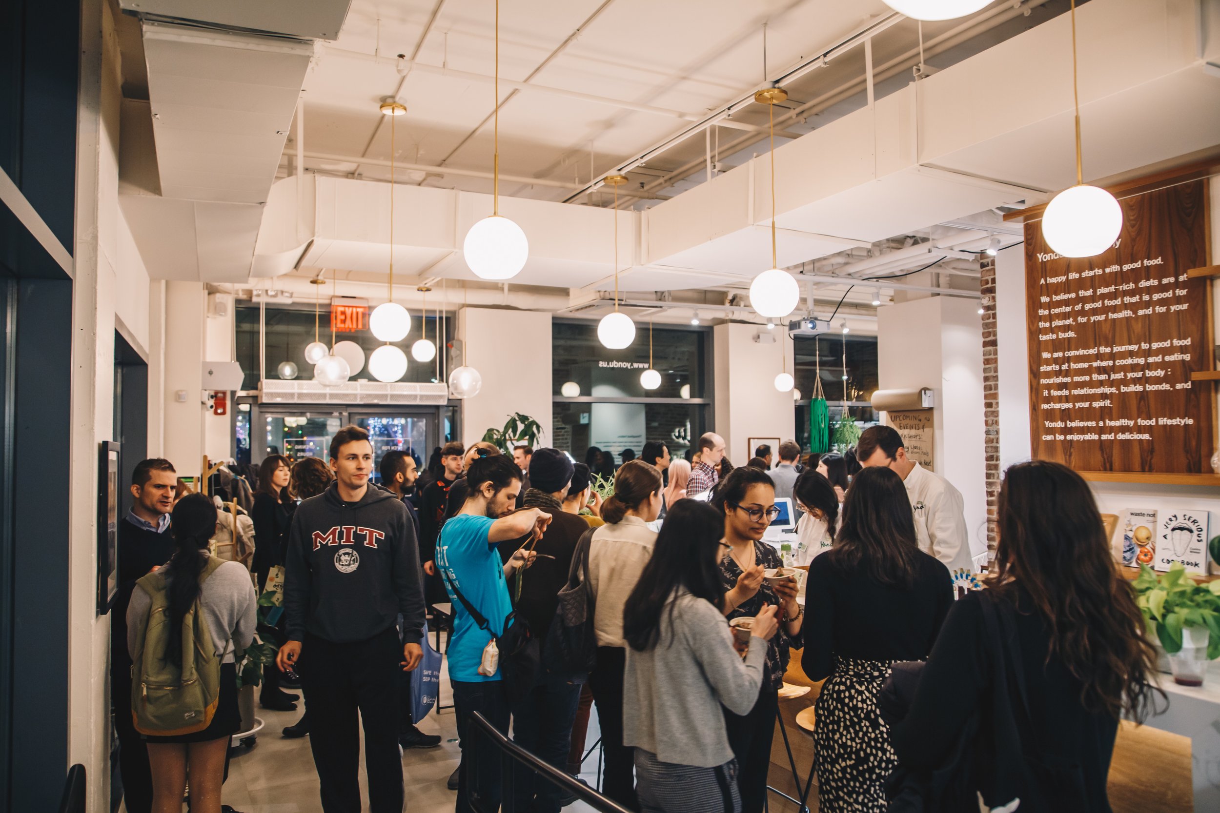 crowded-networking-mixer-in-modern-venue.jpeg