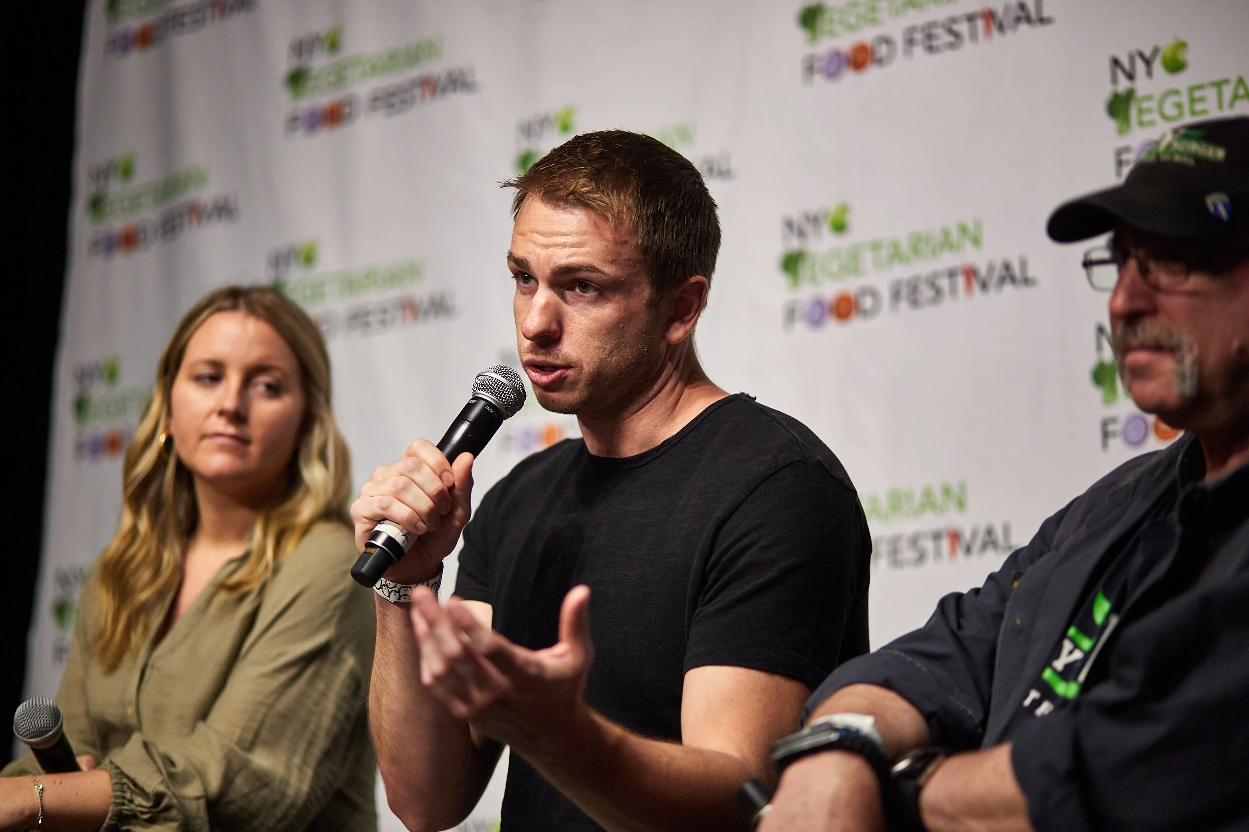 panelist-speaking-at-nyc-vegetarian-food-festival.jpeg
