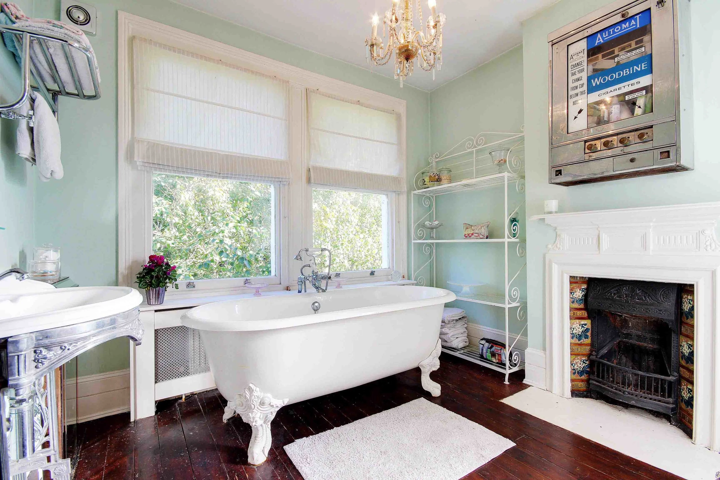 Bathroom 1.jpg