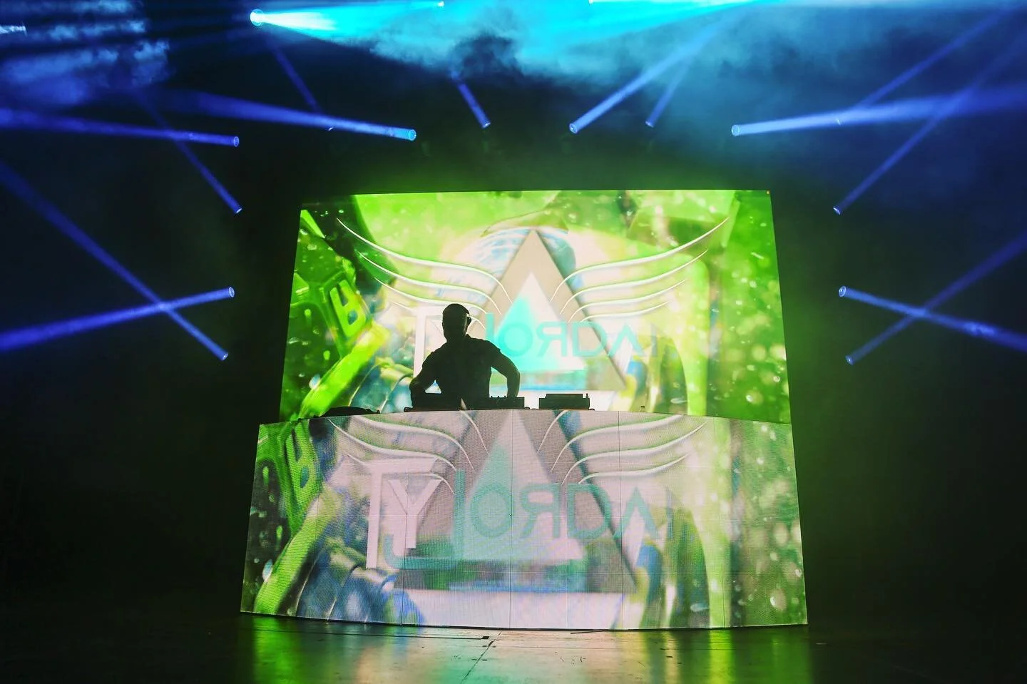 For me, when I take the stage time disappears. It seems as though the moment I get up there my handler is tapping me on the shoulder to remind me that I should select the last track for the evening. What things make time disappear for you? Tell me in