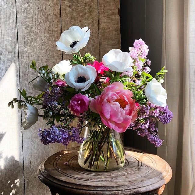 Let&rsquo;s get seasonal, seasonal...
::::::::::::::::::::::::::::::::::::::::::::::::::::::::::::
#spring #anemones #peony #lilac #floral #makeart #floralart #flowers #bouquet #eldred #barryville #callicoon #honesdale #floret #narrowsburgny #sulliva