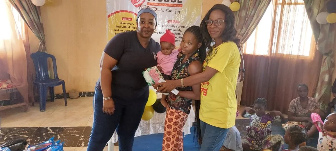 LOVE OUTREACH: St. LOUIS OLD GIRLS ASSOCIATION (SLOGA) ABUJA CHAPTER
