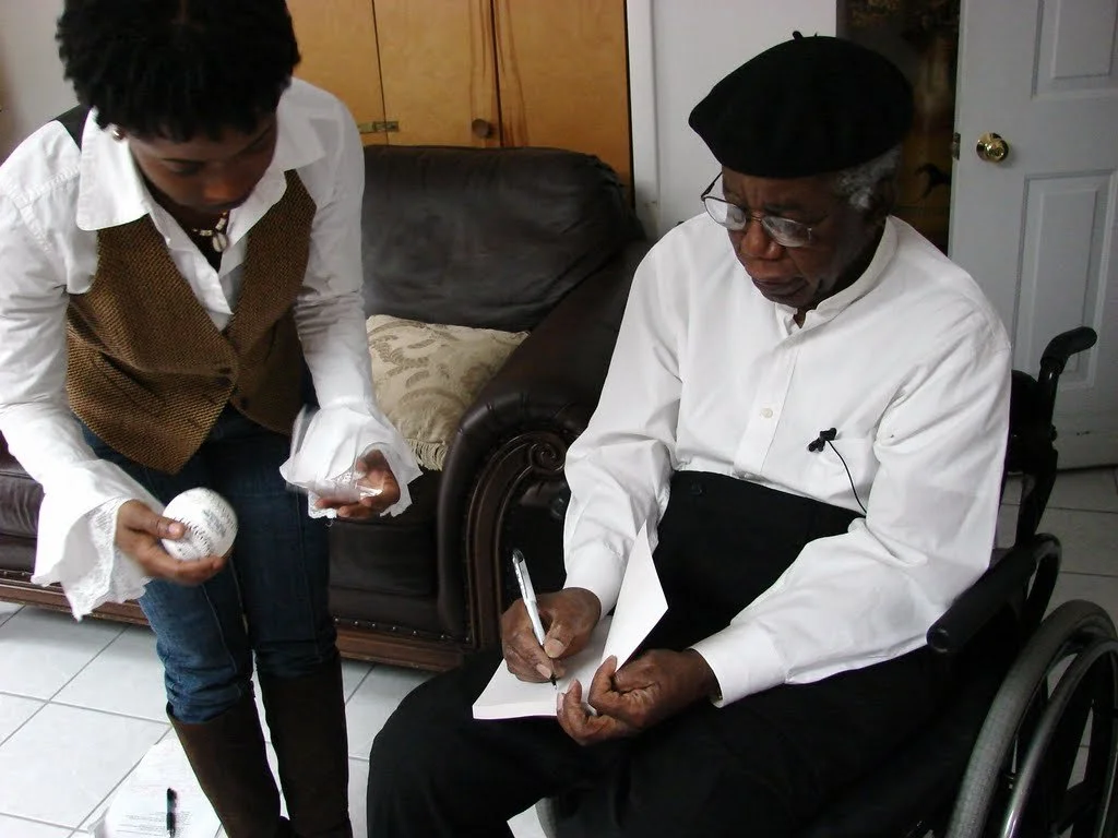 Oyiza with Chinua Achebe1.jpg