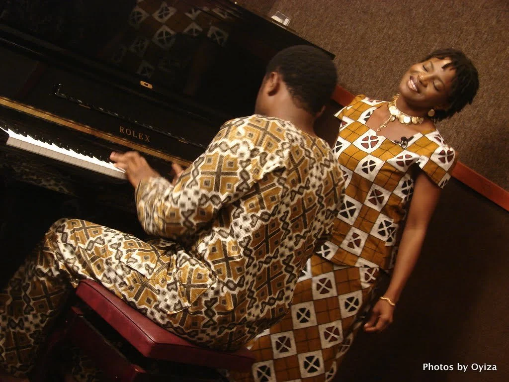 Oyiza with Cobhams (2).jpg
