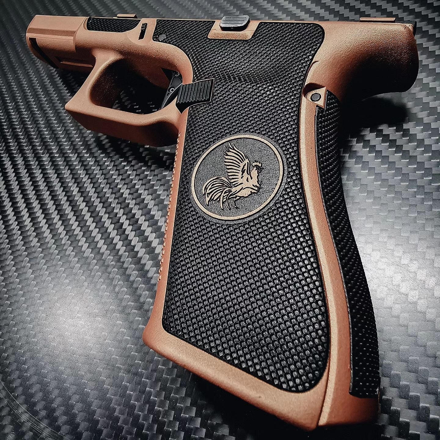 Glock 45 GRID in copper cerakote
.
.
.
#gunsdaily #pewpew #pewpewlife #gunsofinstagram #weaponsdaily #2a #igmilitia #guns #americor_mfg #glocksdaily #glockfanatics #glockfeed #glockmods #everydaycarry #gunfeed #gunlife #glockperfection #gucciglock #l