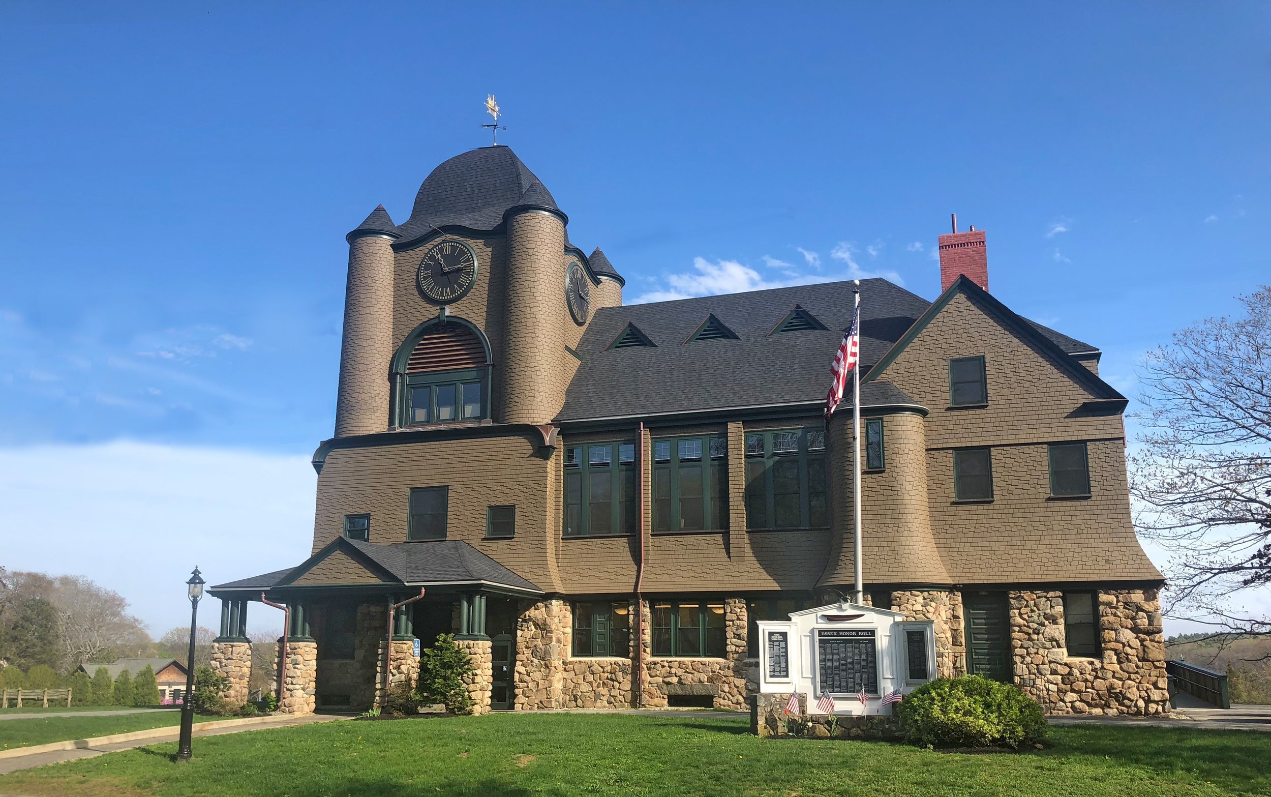 Essex Town Hall &amp; Library