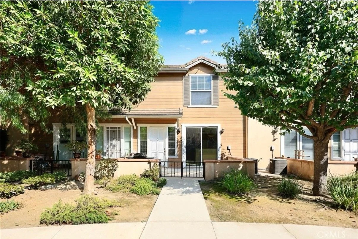 JUST SOLD! |📍Azusa Ave, Azusa | Built in 2007, this 3 beds/2.5 baths townhome is located conveniently near Downtown Azusa and the Covina border. | SP $618,000