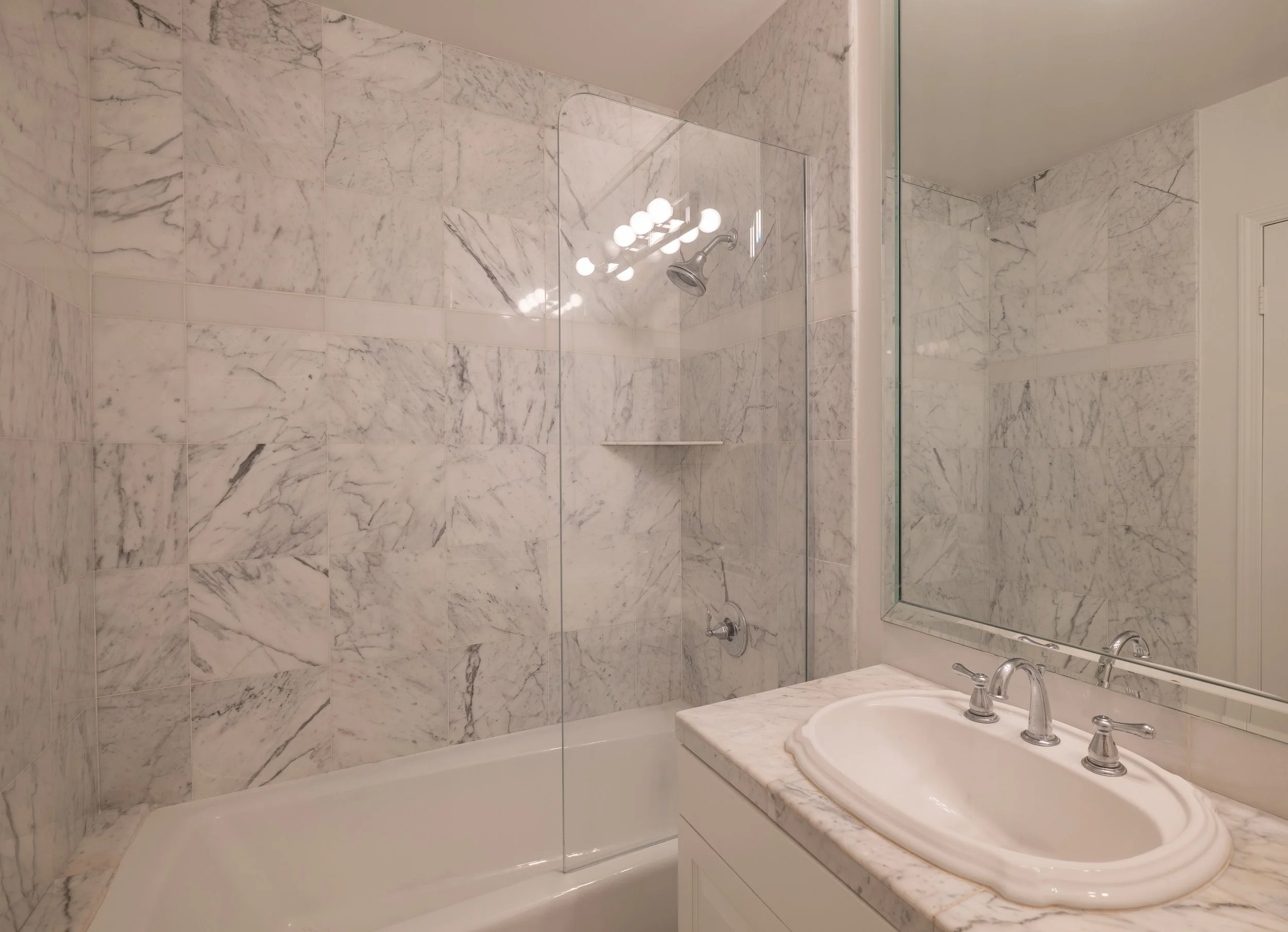 146 S Clark St-28 (1).jpg