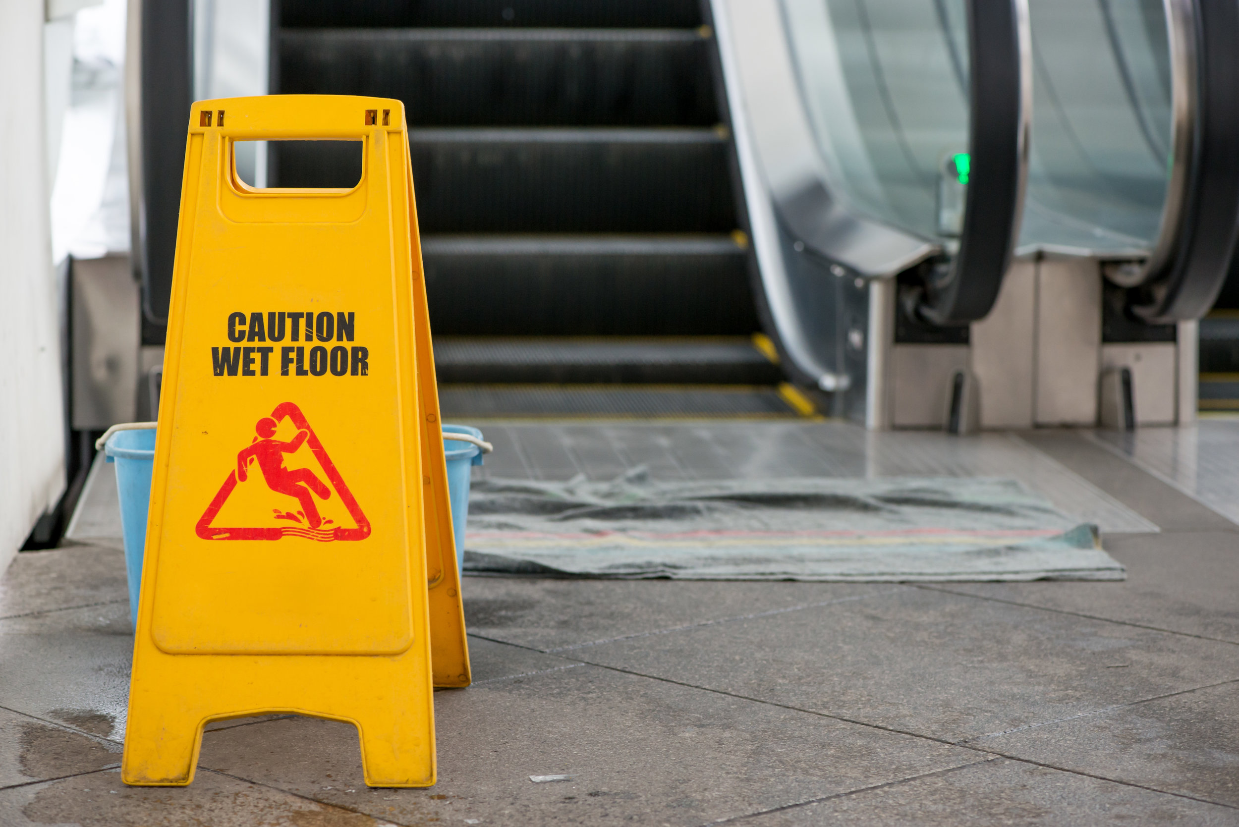 expert-witness-slip-and-fall-escalator.jpeg