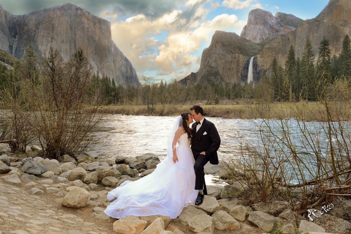 RK Green Studios Yosemite Valley Floor Bride and Groom 8.jpg