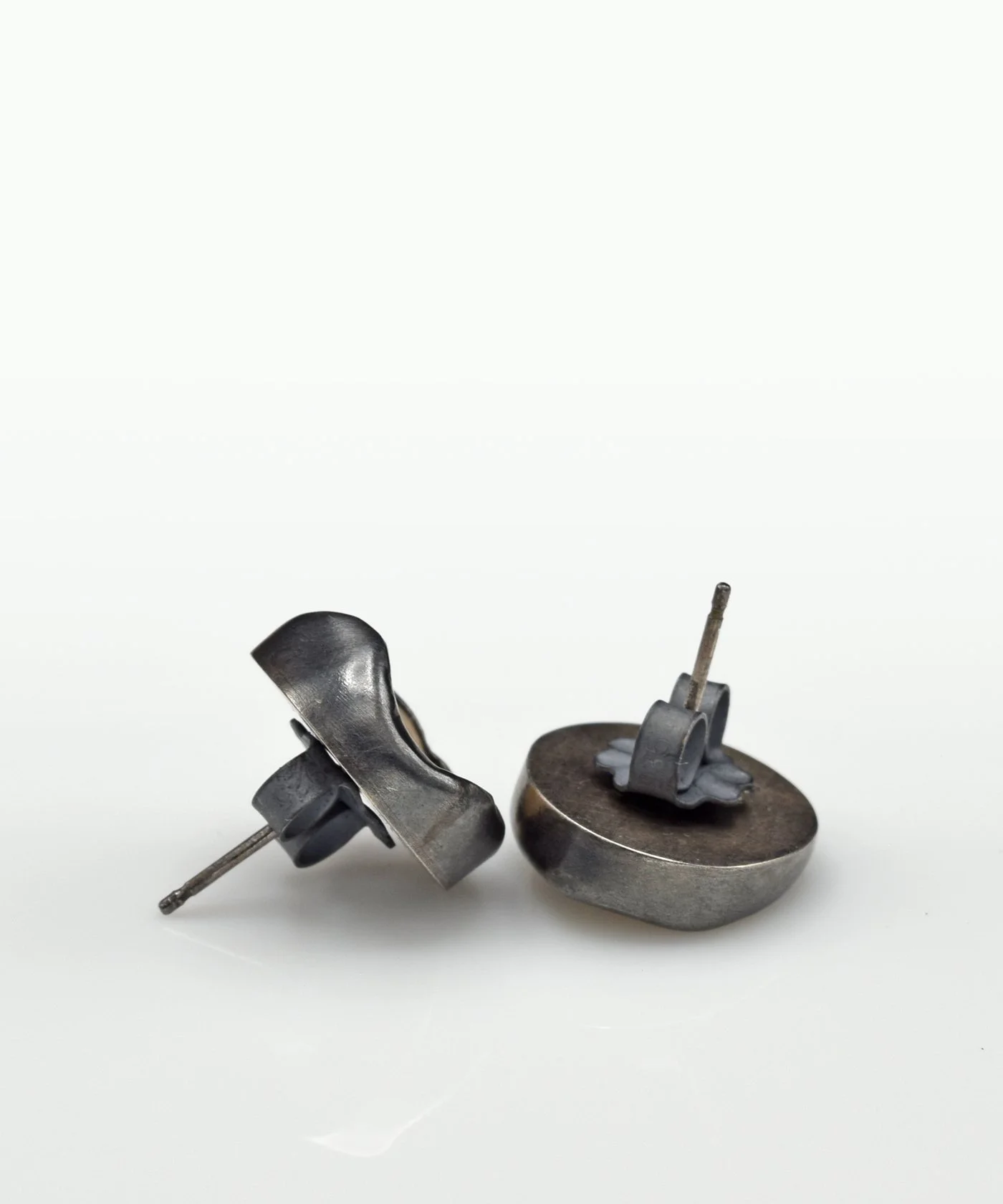 Pearl oxi pink ear studs 14mm Ø 1.jpg